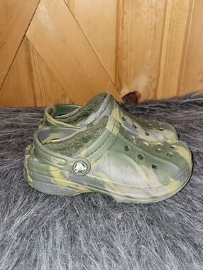 Crocs Kids Camouflage Slip-On Clog with Warm Lining 12 /13 C